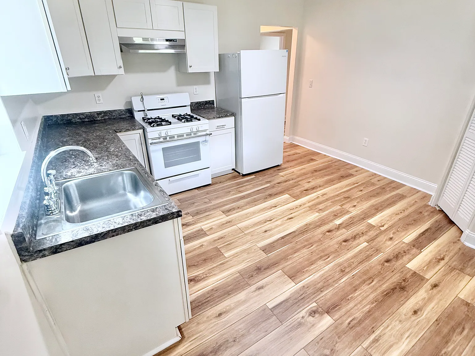 2 bed, 775 sqft, $1,250 — Photo 3