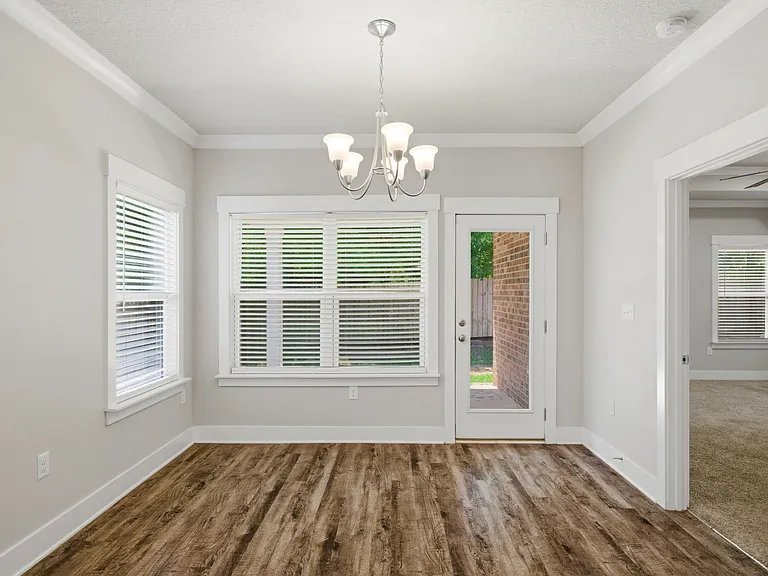 425 Pemberton Ln — Photo 27