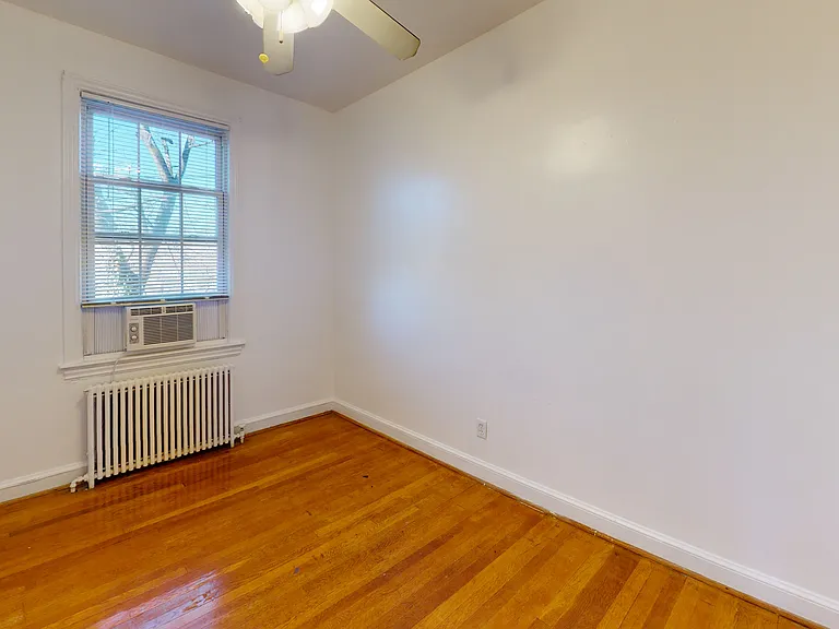 4034 Calvert St NW #5 — Photo 6