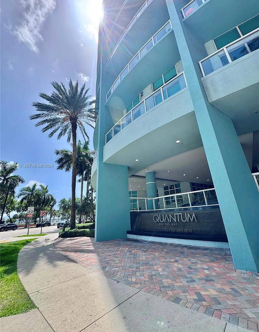 Quantum On The Bay Condo — Photo 2