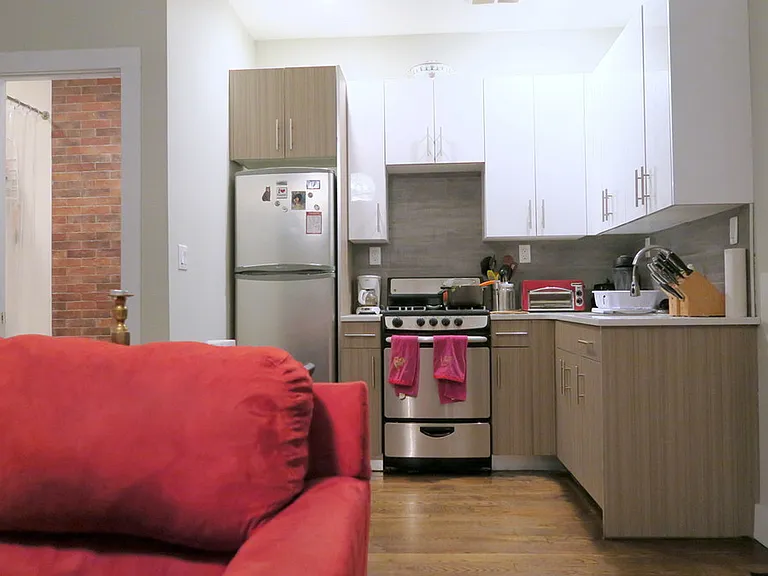 112 Manhattan Ave #3R — Photo 10