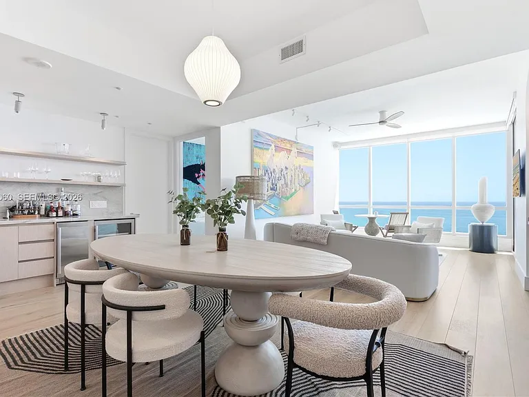100 S Pointe Dr #1807 — Photo 4