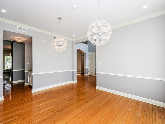 3rd image of 206 Elkington Loop