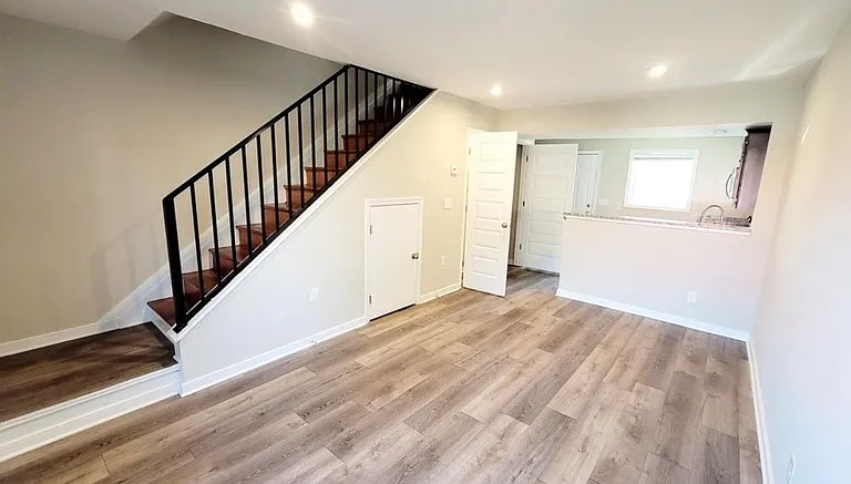 509 N 35th St #12 — Photo 2