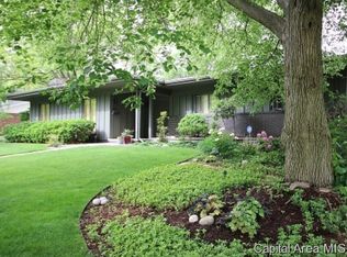 2325 S Wiggins Ave, Springfield, IL 62704