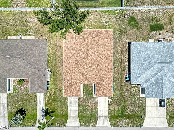 5th image of 4125 SW 7th Pl Unit A-b