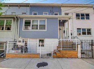 21 1/2 Pierce Ave, Jersey City, NJ 07307