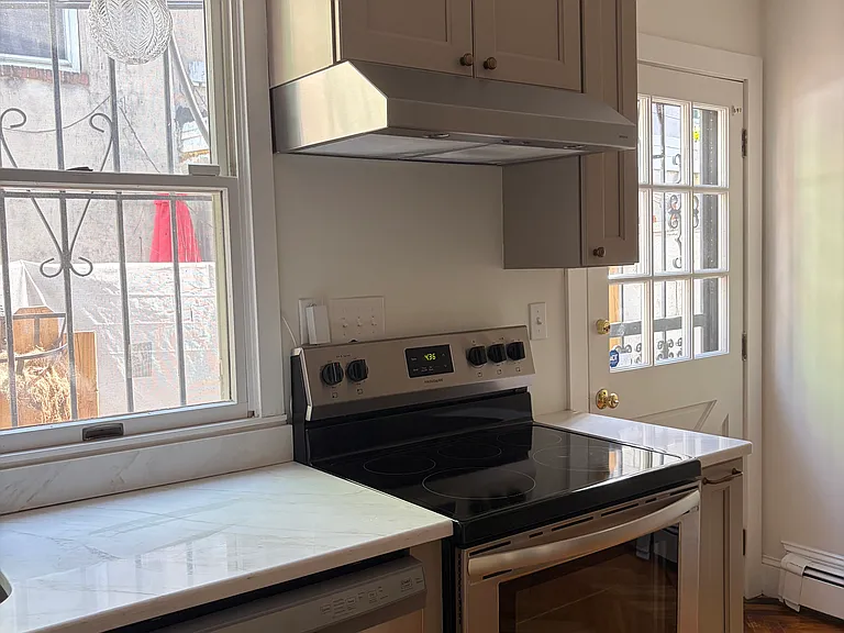 2428 Madison Sq — Photo 10