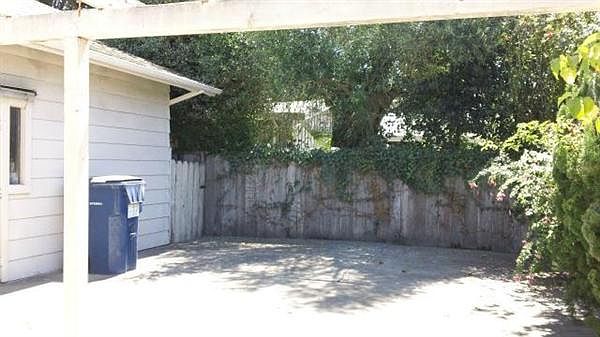 2nd image of 213 Bronson St