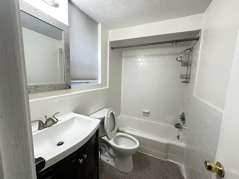 43 Park Vale Ave #5 — Photo 4