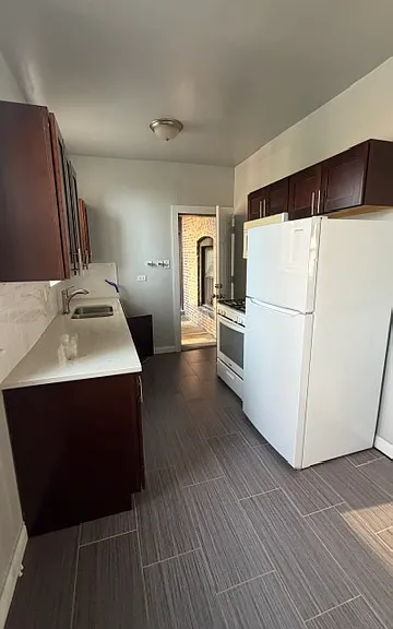 5521 S Everett Ave #21-2N — Photo 2
