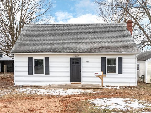 2nd image of 104 Frahn Ave