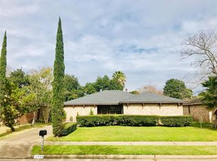 15906 Beechnut St, Houston, TX 77083