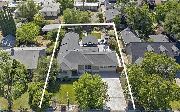 2nd image of 1093 Normandy Dr