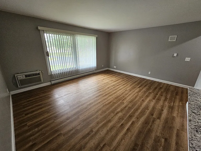 245 E Summit Ave — Photo 6