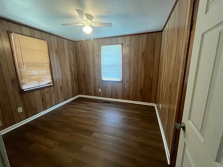 511 Bailey St — Photo 13