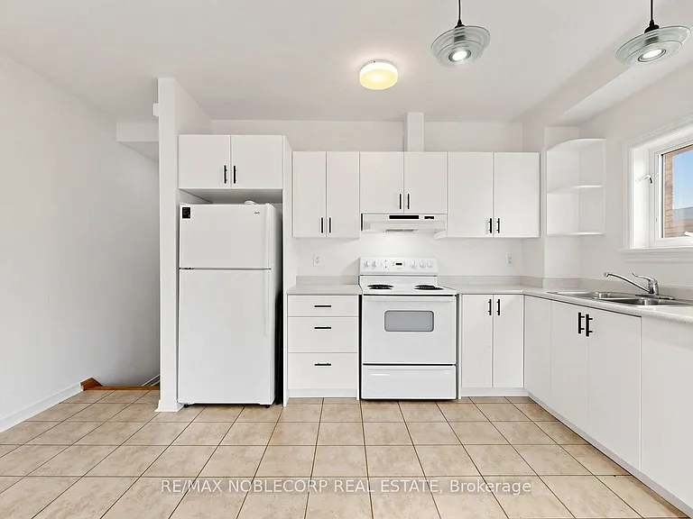 67 Florence Cres #1 — Photo 5