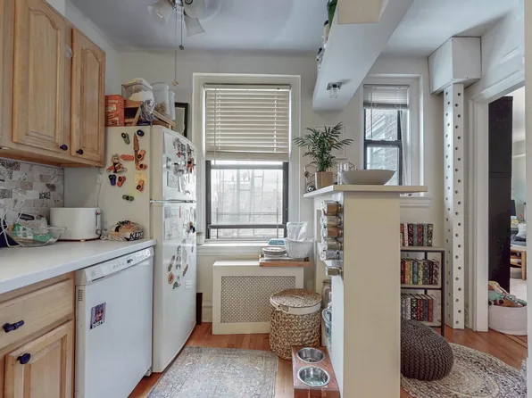 72-34 Austin Street image 8 of 20