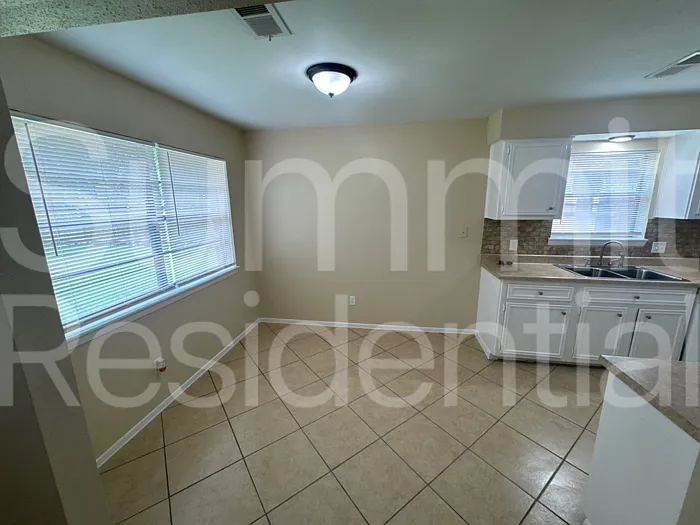 3 bed, 2.0 bath, 1591 sqft, $1,645 — Photo 4