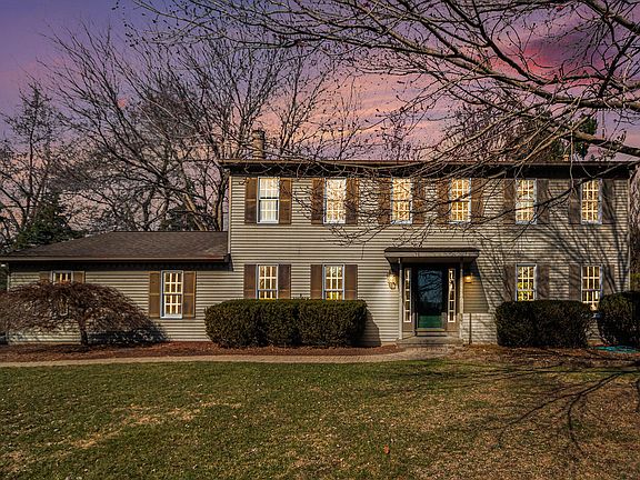 2nd image of 1352 Cobblestone Ct