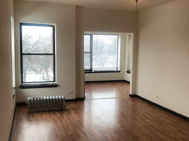 5608 S King Dr #1 — Photo 1