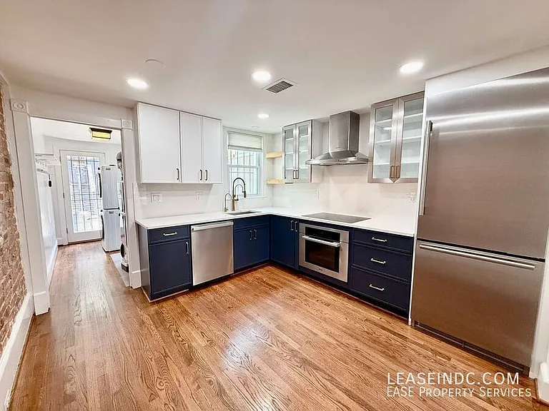 2333 17th St NW — Photo 8