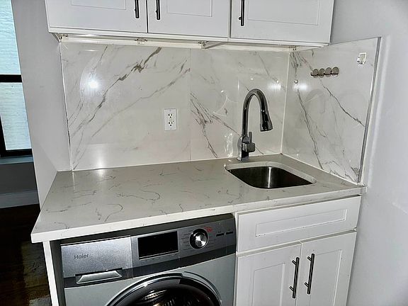 4th image of 118 E 103rd St APT 9