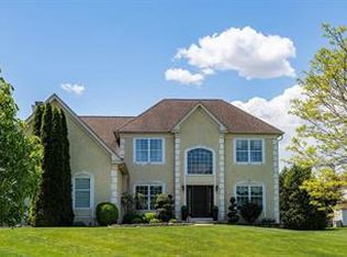 4255 Crosswinds Dr, Easton, PA 18045