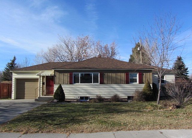 1st image of 370 Holbrook Dr