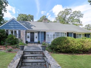 90 Webb Rd, Fairfield, CT 06825