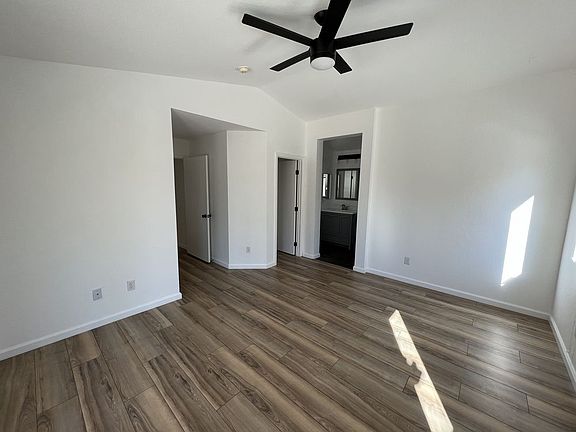 4th image of 3175 Pender Island St