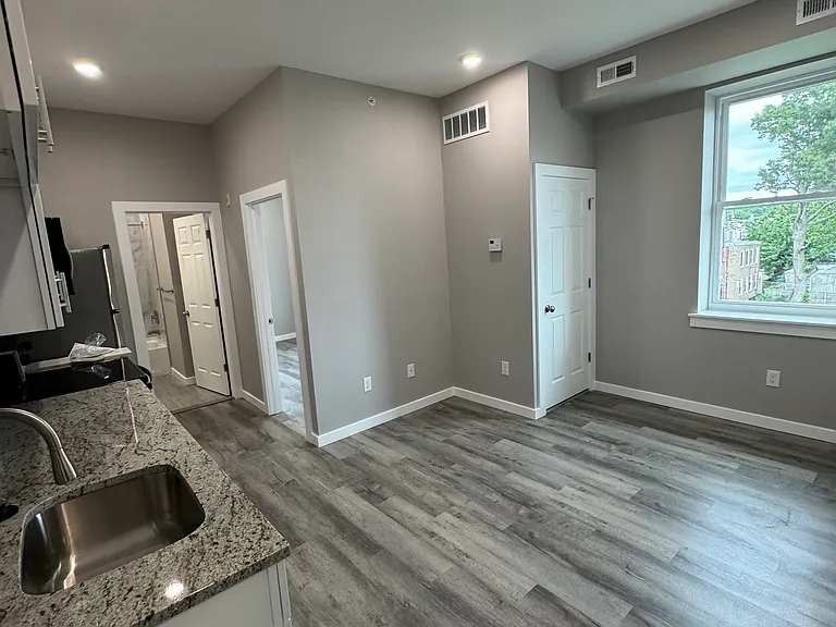 6658 Keystone St #9 — Photo 2