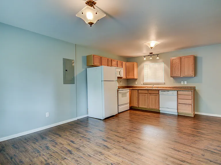 Recently Updated 2-bedroom Cottage — Photo 3