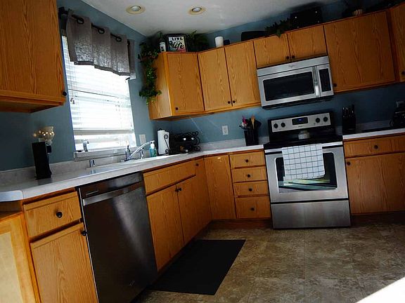 5th image of 428 Greenbriar Ave