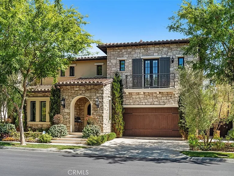 118 Iron Gate — Photo 2