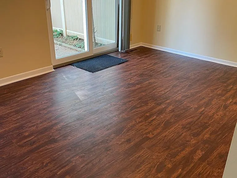 105 Thoreau Dr — Photo 1