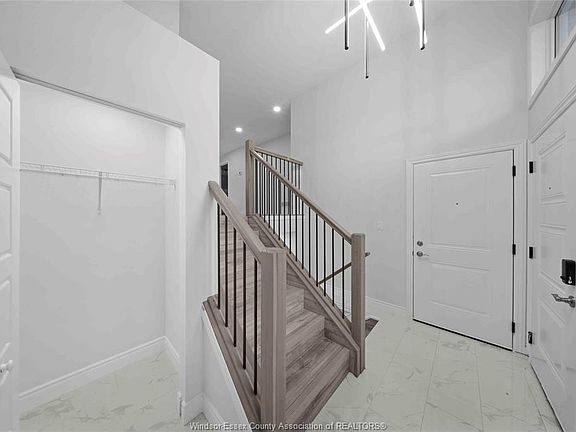 5th image of 2267 Louis Ave