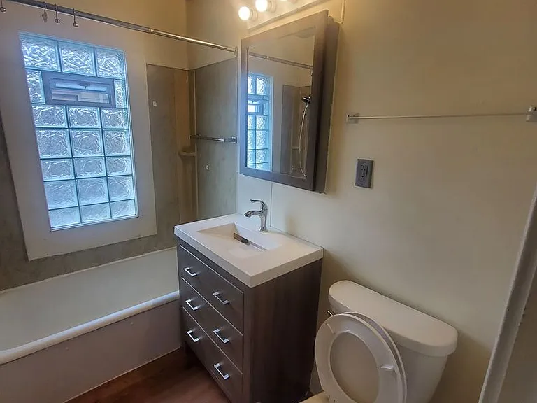 915 Minnesota Ave. ( 11 Unit) — Photo 8
