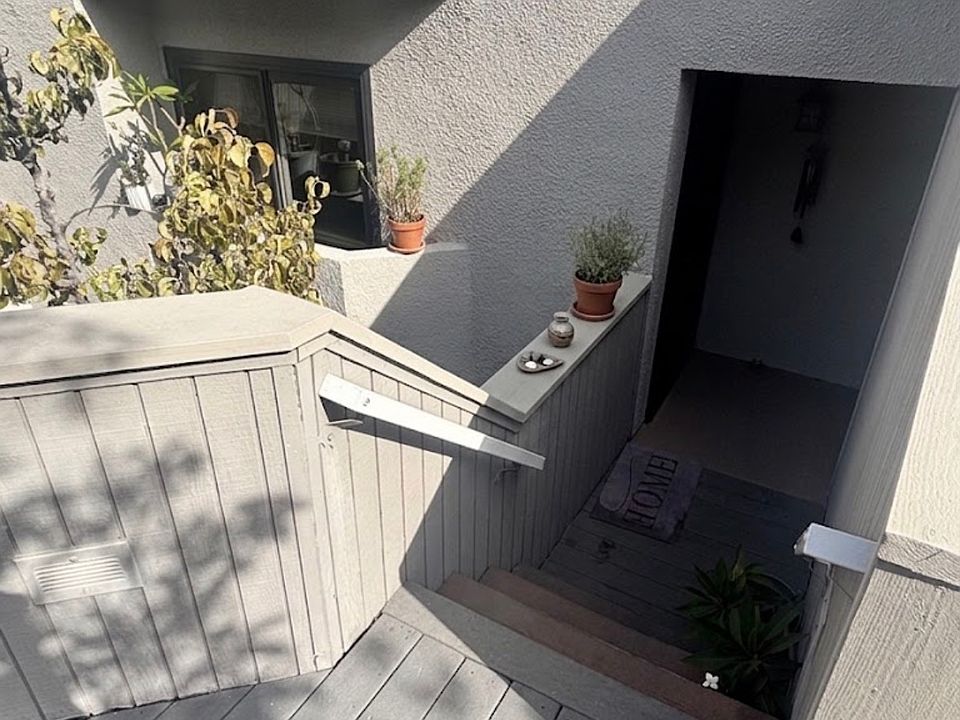 1st image of 12510 Montecito Rd