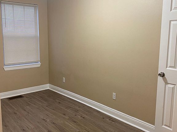 5th image of 2123 Foucher St #2123