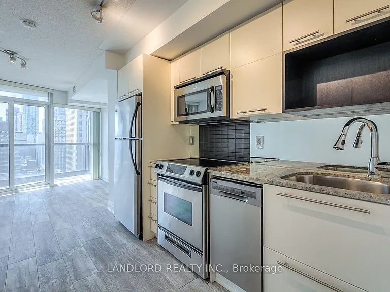 21 Carlton St #1408 — Photo 10