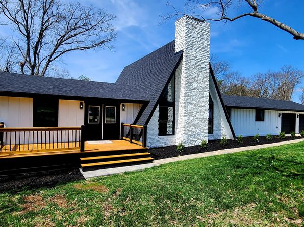 120 Barberry Ln, Berea, KY 40403