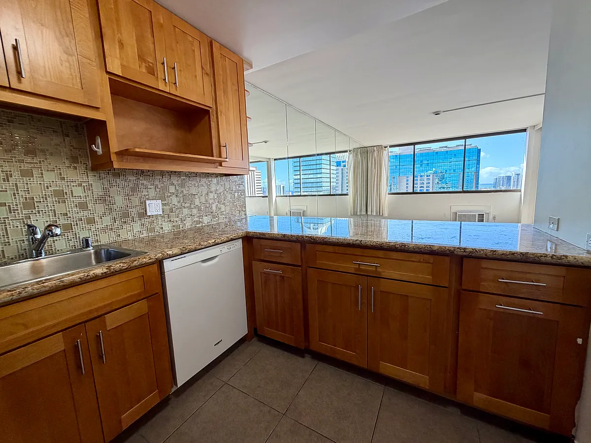 Building Photo - 1255 Nuuanu Ave #E3203