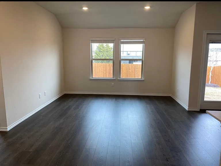 3121 Sweetwater Way — Photo 6