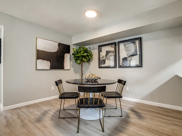 The Sutton Apartments — Photo 6