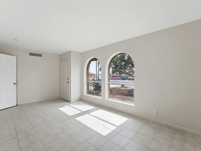 1107 N July Cir — Photo 10