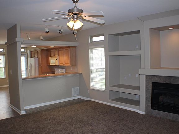 5th image of 840 Henderson Dr