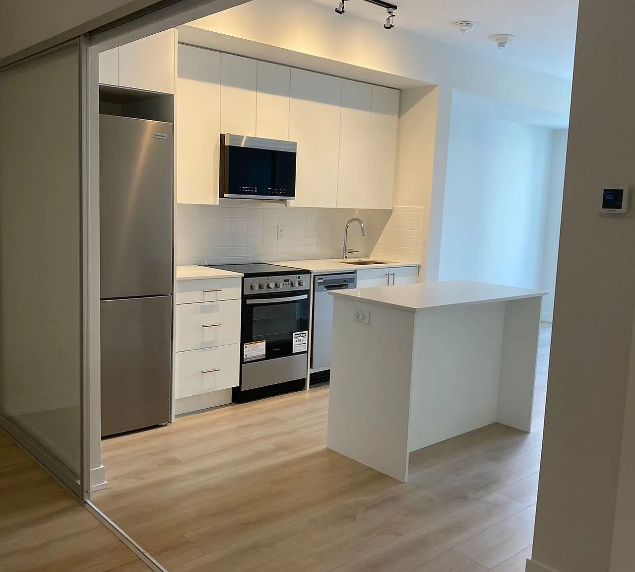 2 bed, $2,500 — Photo 3
