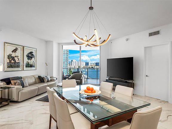 2nd image of 17111 Biscayne Blvd Unit 803