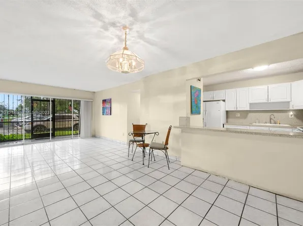 9140 Fontainebleau Blvd APT 104, Miami, FL 33172